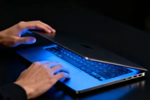 Apple's Touchscreen MacBook Pro: The Convergence of macOS and iPadOS Is Closer Than Ever - Professional coverage